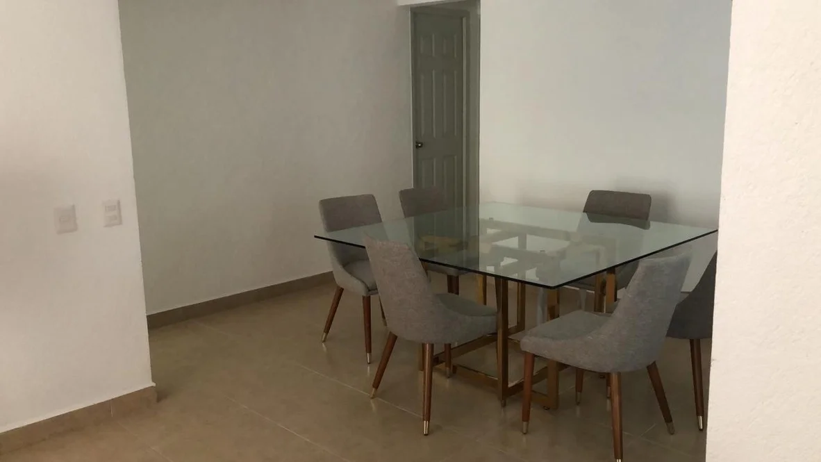 Mesa de vidrio con seis sillas